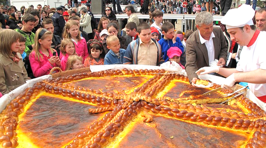 Largest Easter Bread with Cheese (“Pasca”): world record set by Radauti city 