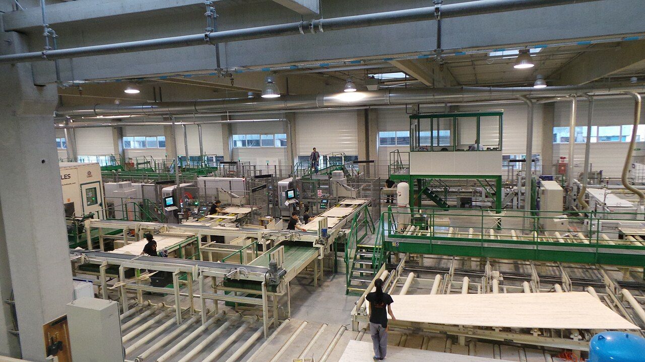  world's largest blockboard production in one location, world record in Comanesti, Romania