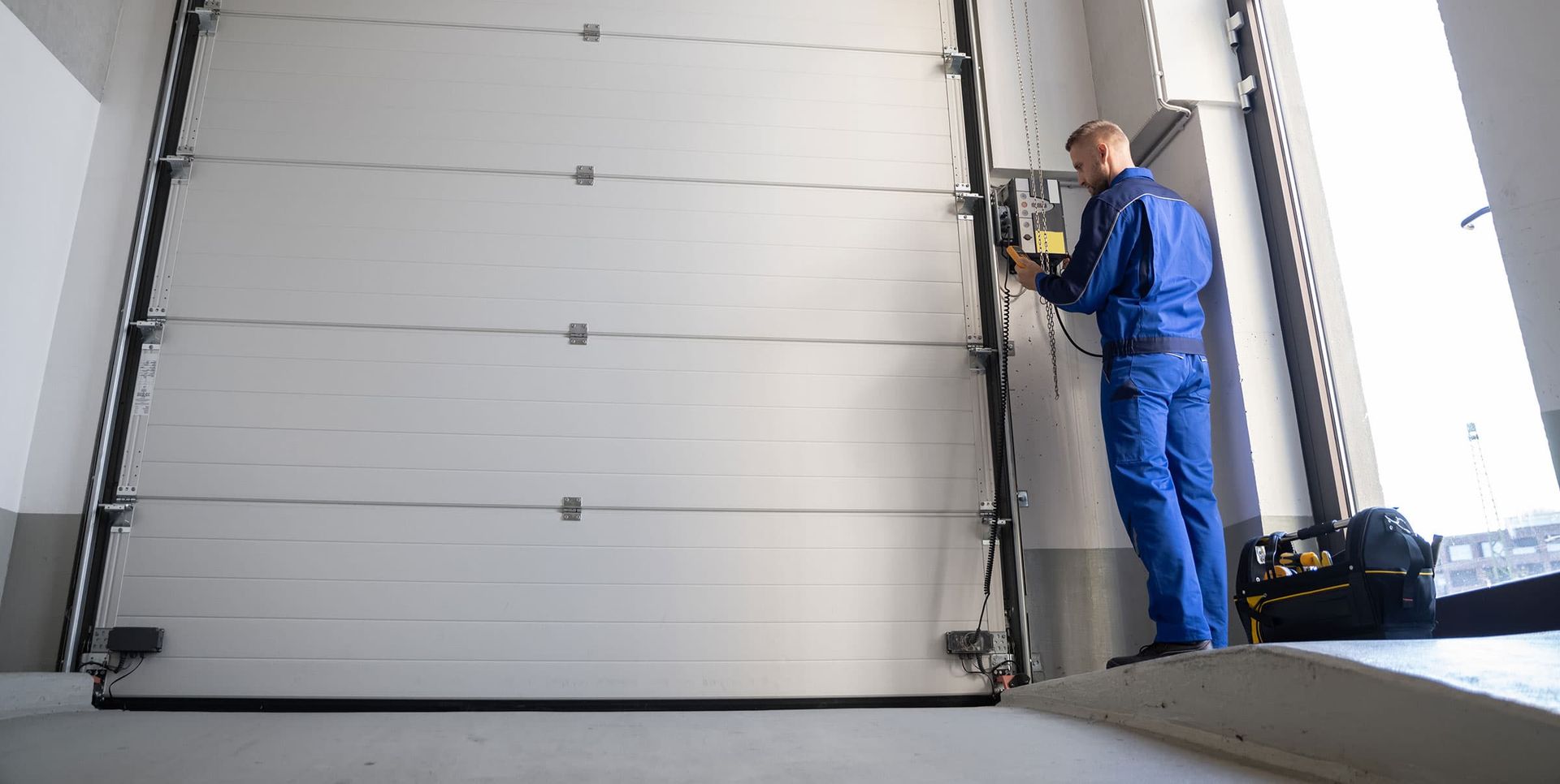 24-Hour Emergency Garage Door Repair Services - Smart Garage