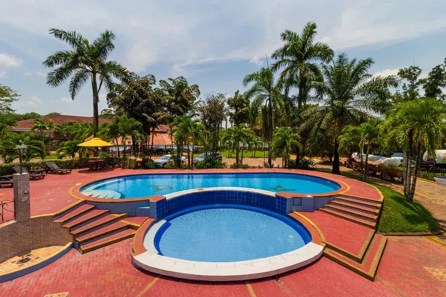 Escapada romántica en Hotel La Potra en Villavicencio, plan exclusivo para parejas que buscan descanso y naturaleza.