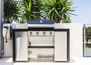 Modern outdoor kitchen and grill in Carson City Nevada