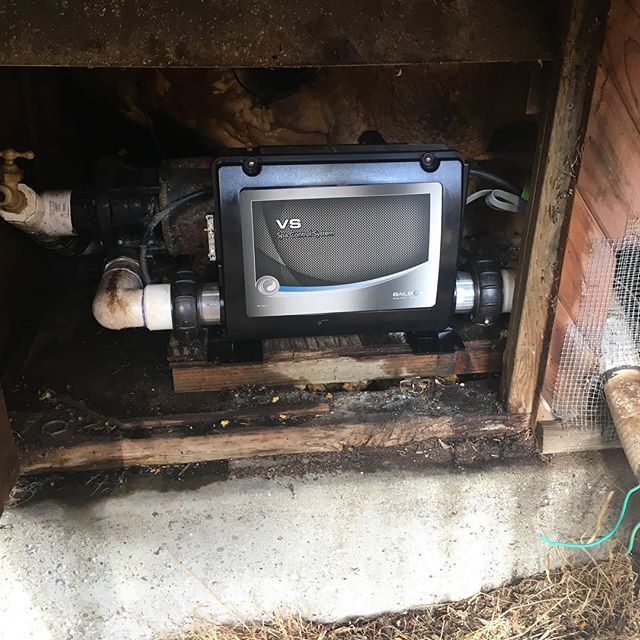 A device with the word v8 on it