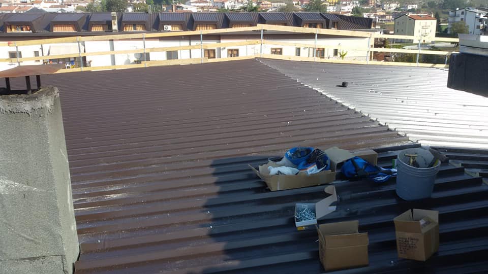 tetto rivestito in lamiera