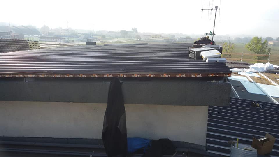 copertura tetto con lamiera in alluminio