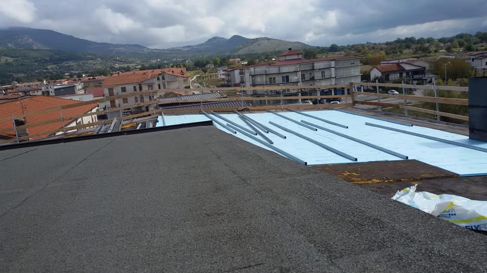 cantiere per rivestimento tetto