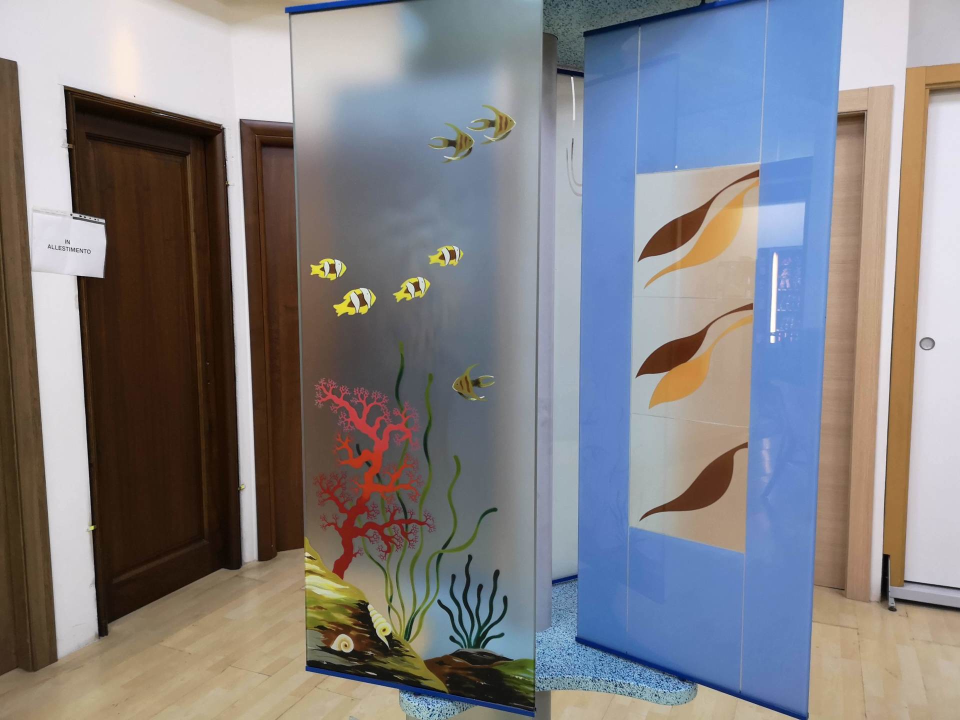 porte in vetro decorato