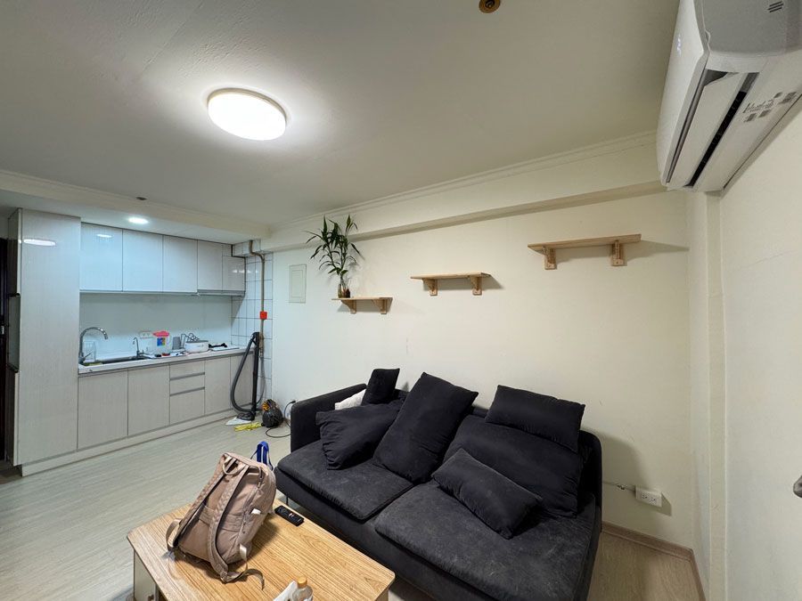 減少育兒壓力的高雅客廳-Before