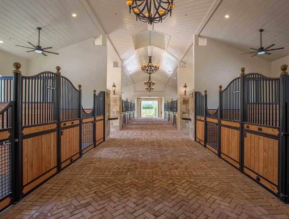 Beautiful Horse Barn in Wellington, Florida