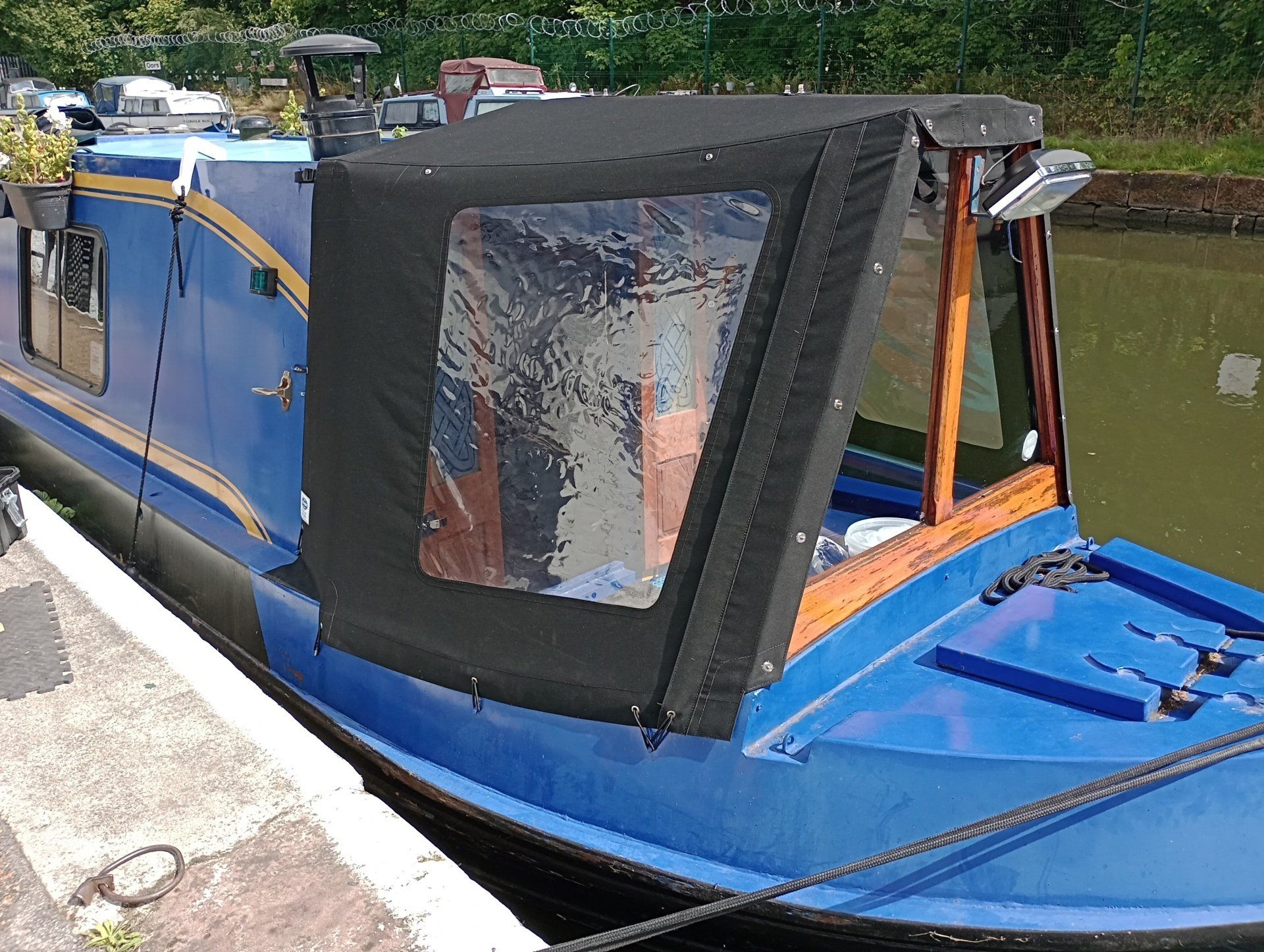 Manchester Cratch Cover