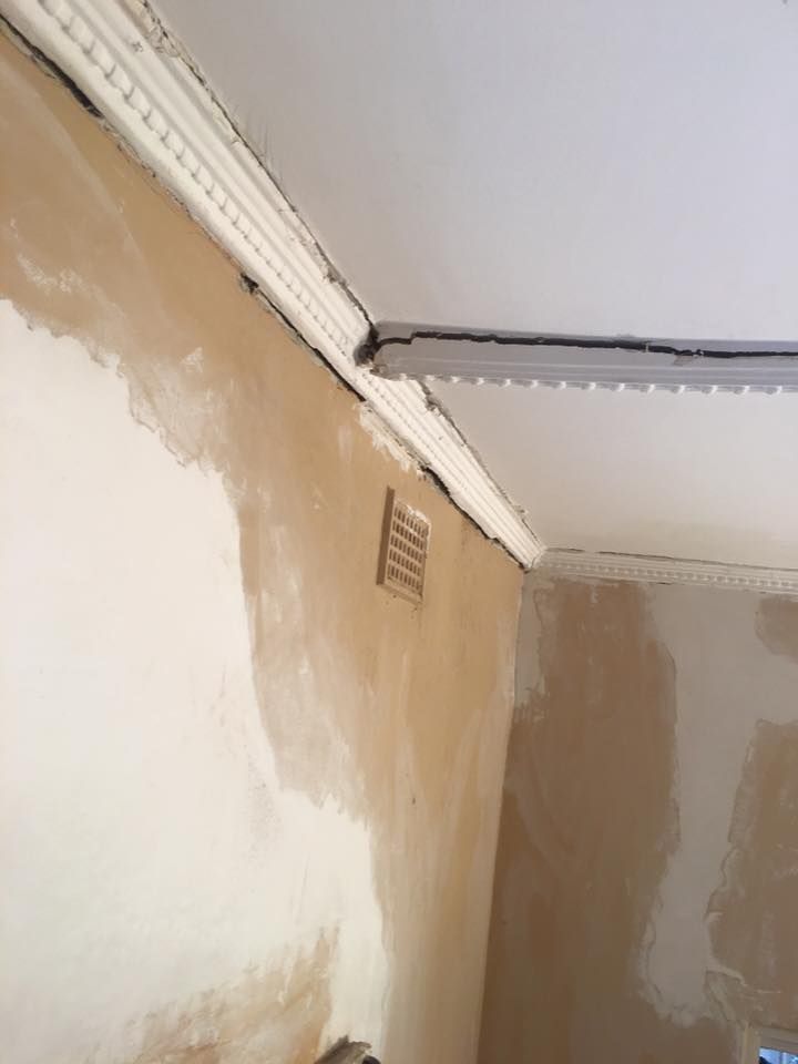 Cracked Ceiling - Adelaide, SA - Master Plasterers