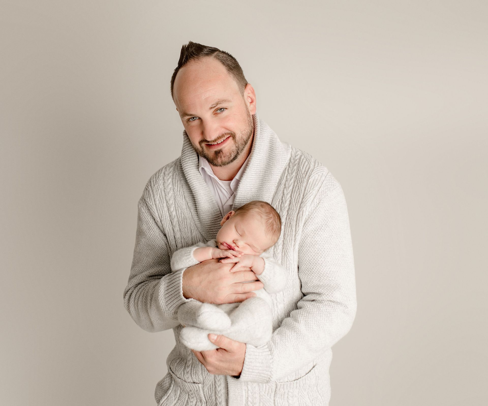 Dad and newborn photo ideas, posed newborn ideas.