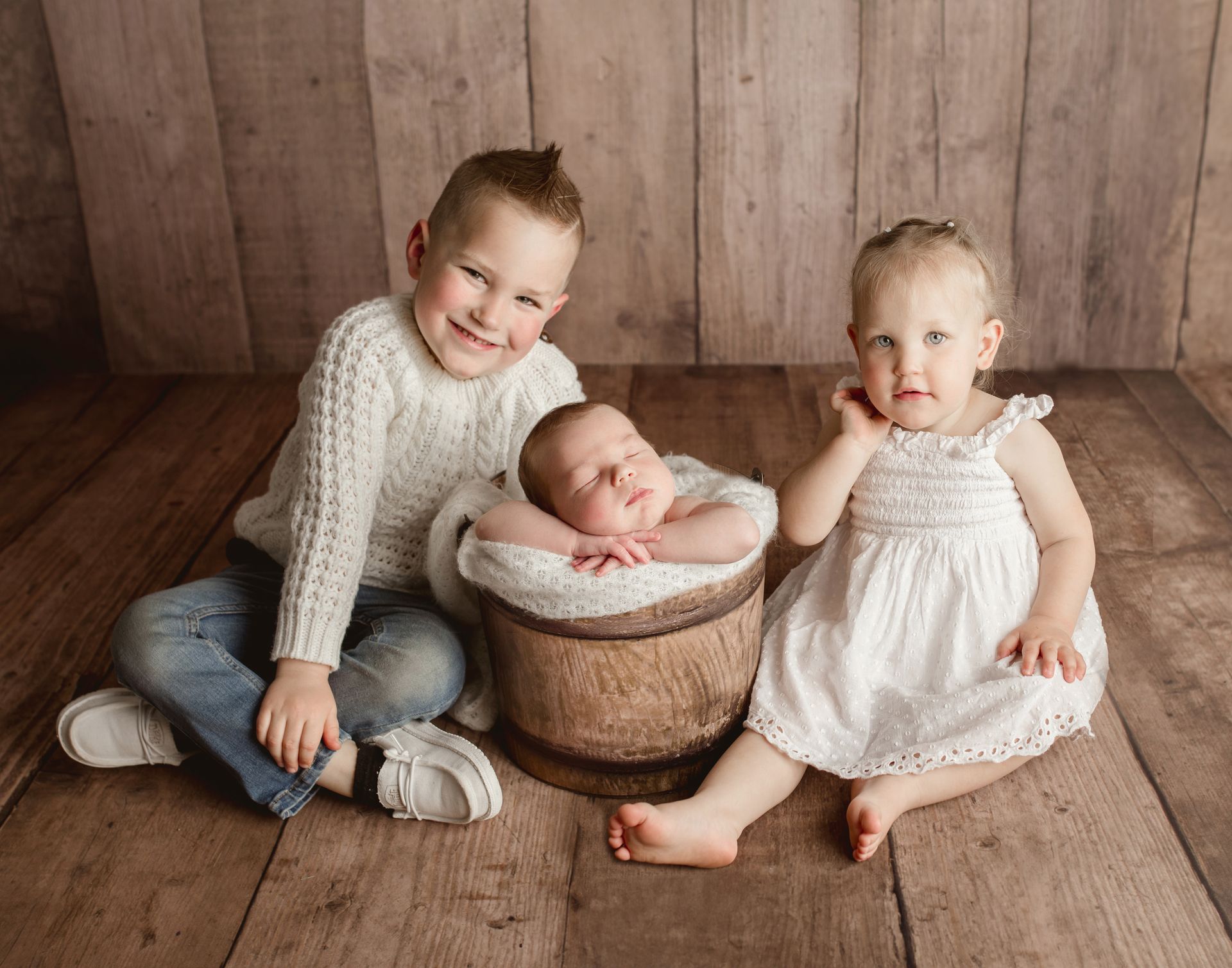 Sibling photography, newborn sibling pose ideas.