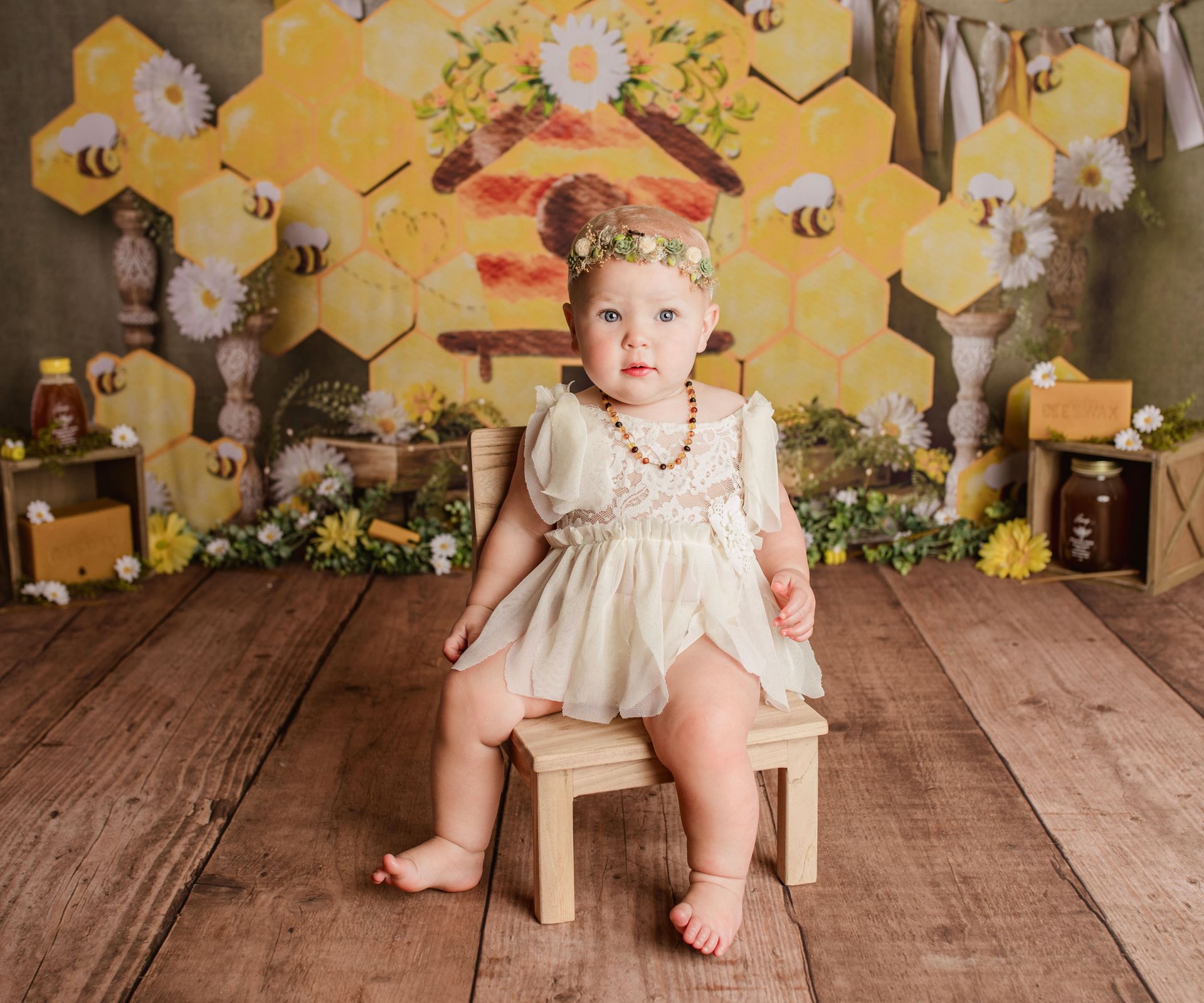 Baby photos, Cake Smash, Bee photos, baby prop