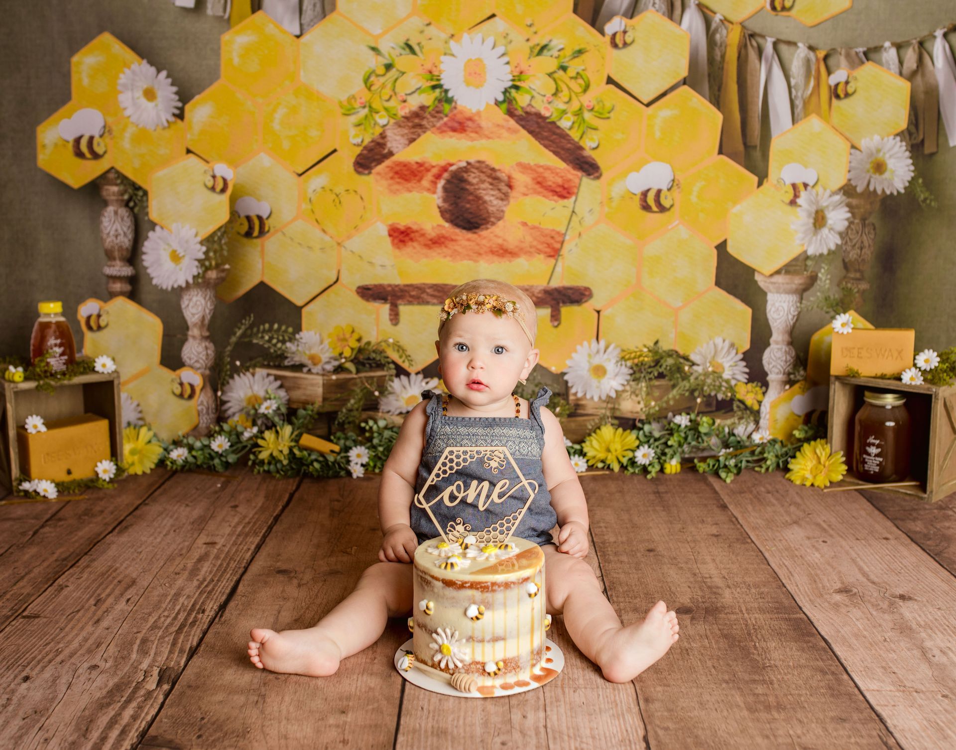 Cake smash photos, Cake smash photographer near me, Bee cake photos