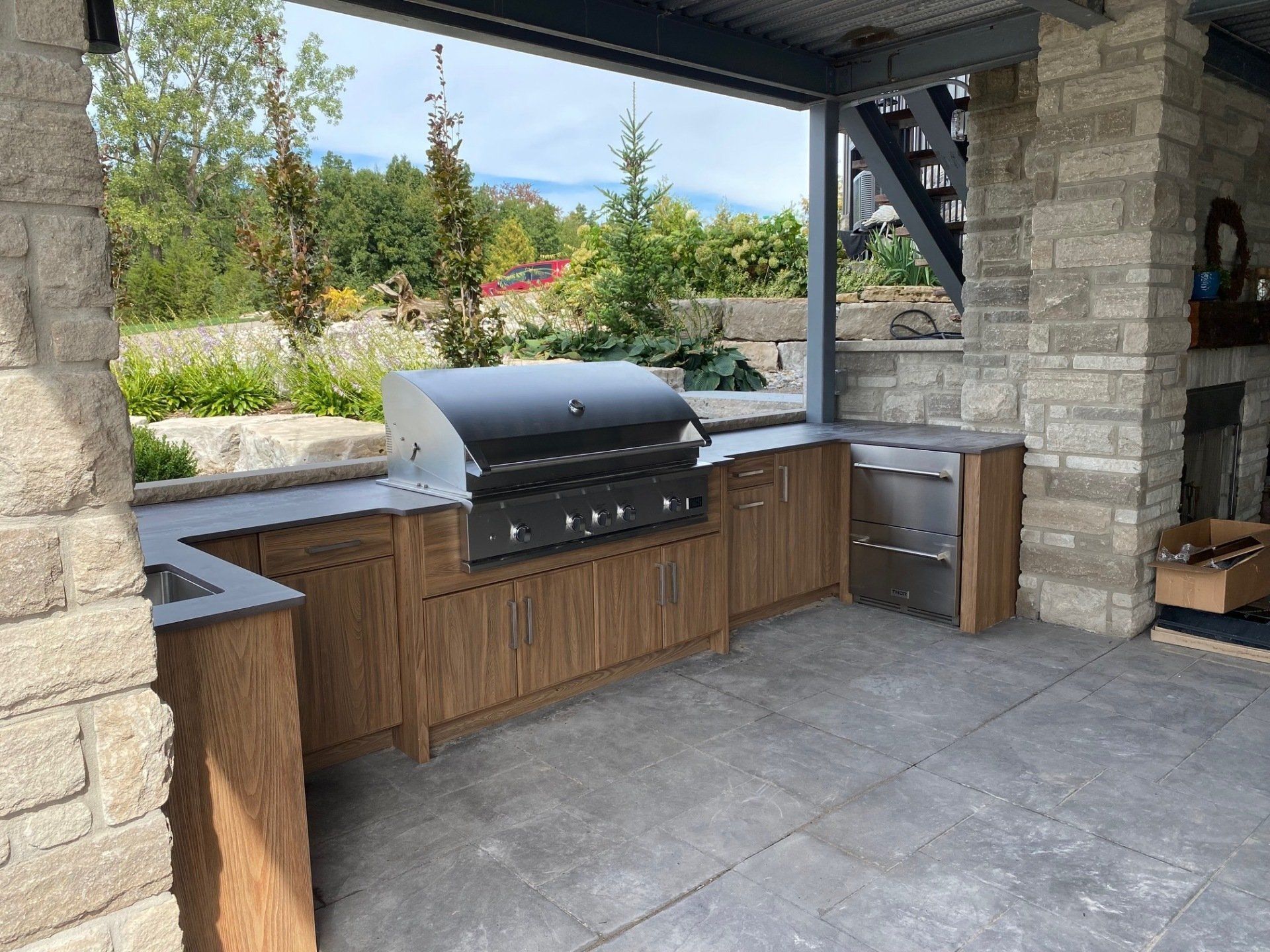 Outdoor Kitchen