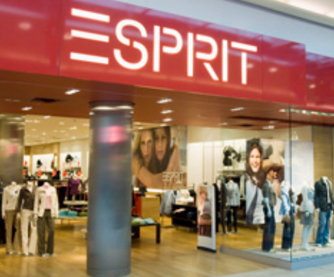 Eine Ladenfront mit einem roten Schild mit der Aufschrift Esprit