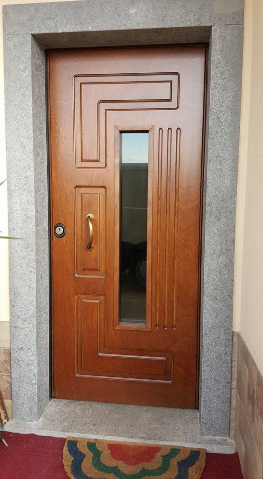 porta blindata con inserto in vetro