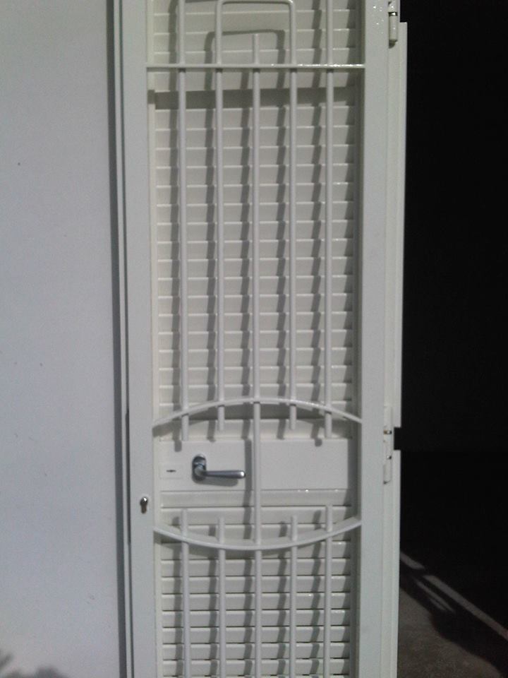 particolare inferriata porta finestra