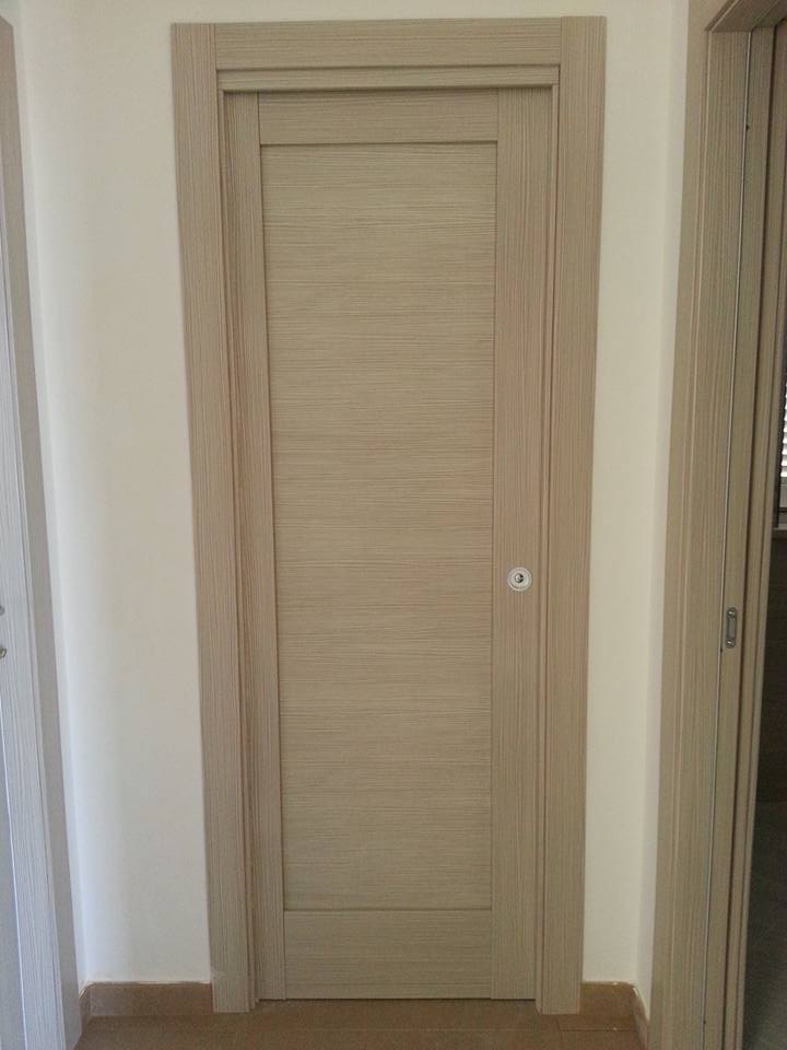porta per interni in legno color pino