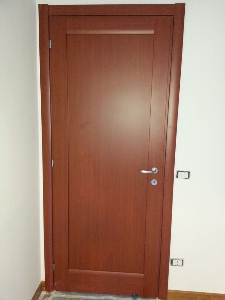 portone color cigliegio