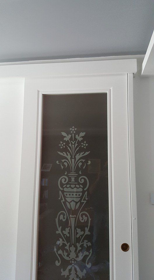 porta in legno scuro