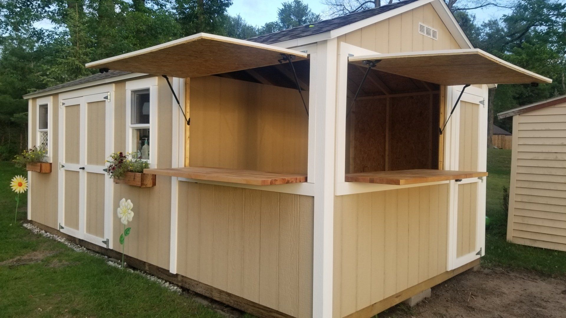 The Shed Crafter 10x20 shed with tiki bar