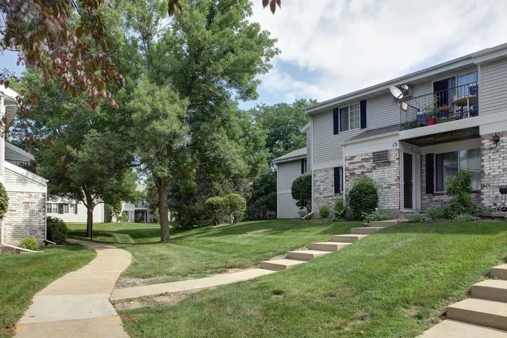 Stonewood Village 302 Parkwood Ln, Madison, WI 53714