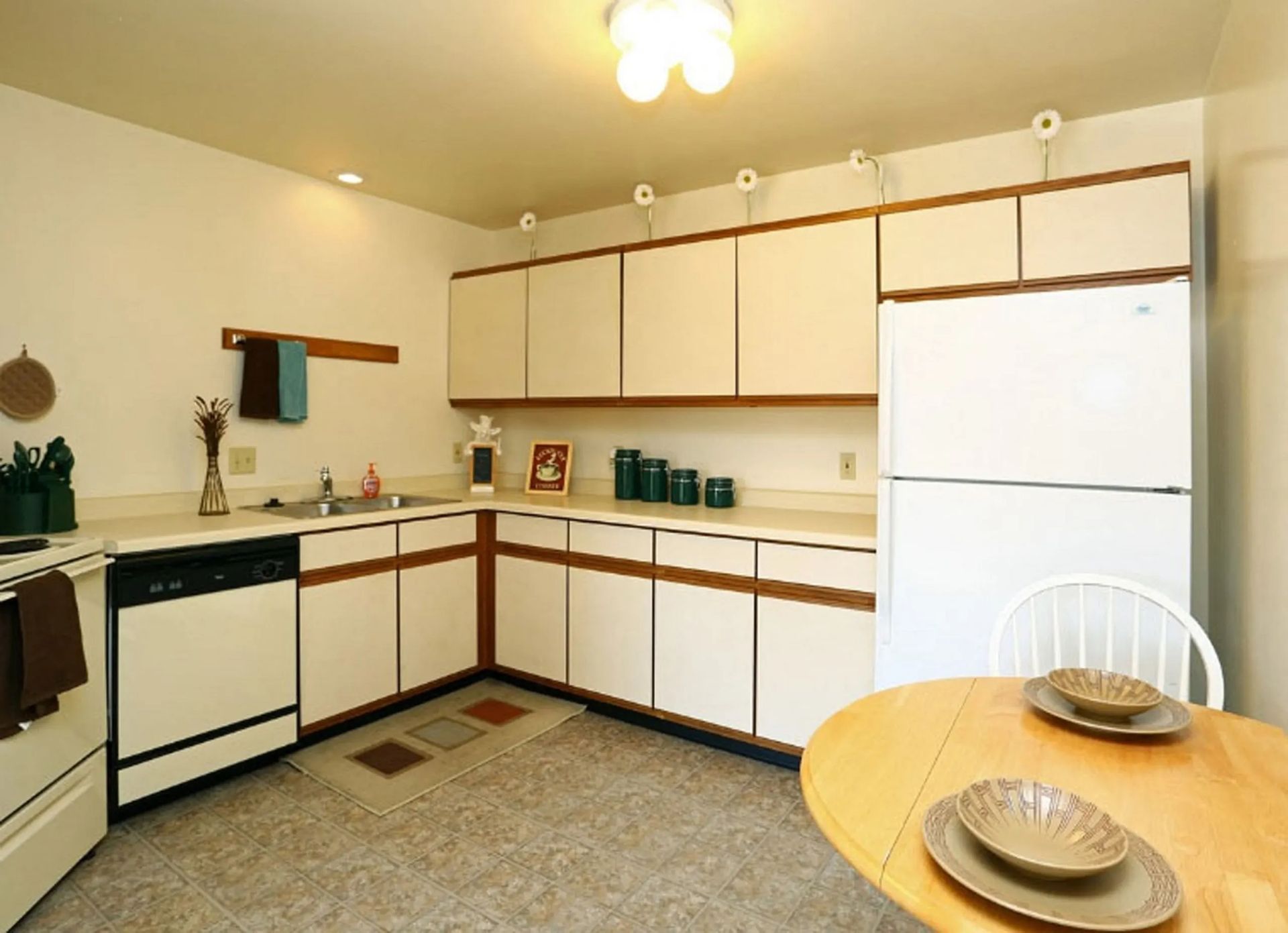 Eco Park Pet Friendly Apartments in DeKalb, IL
