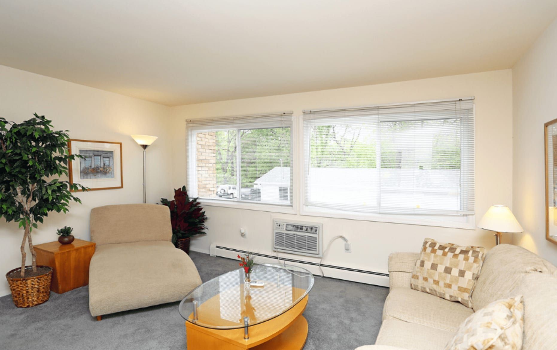 Pine Ridge Moline, IL Apartment Homes