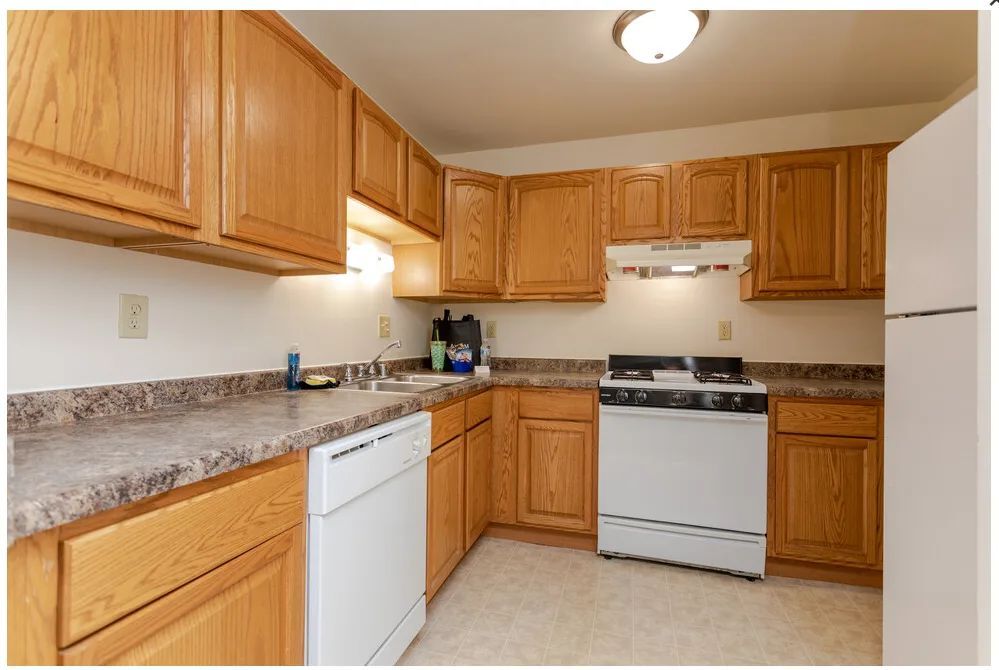 Mission Hills Apartments Comfortable Living in Franklin, WI