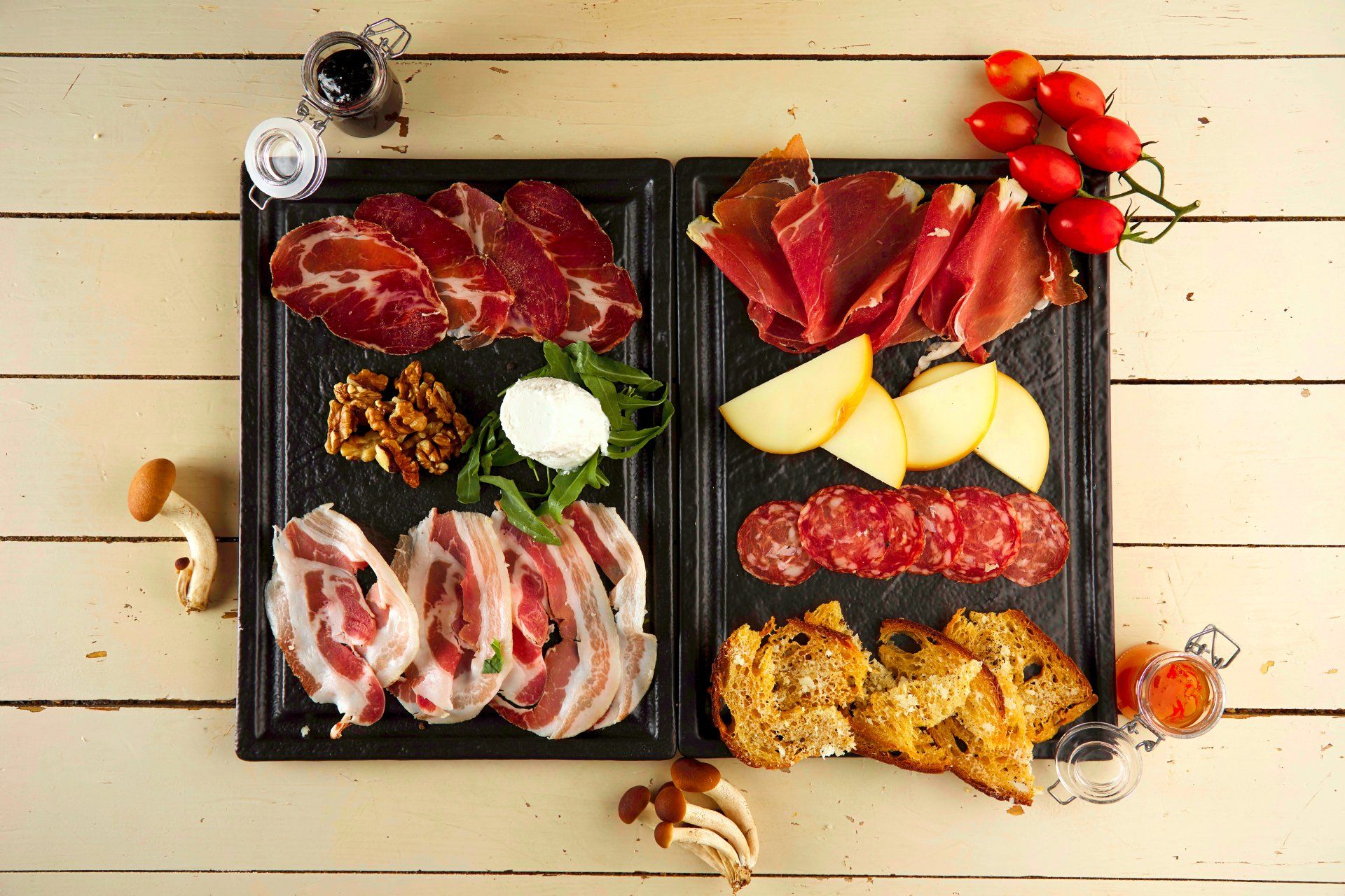 tagliere di salumi e formaggi