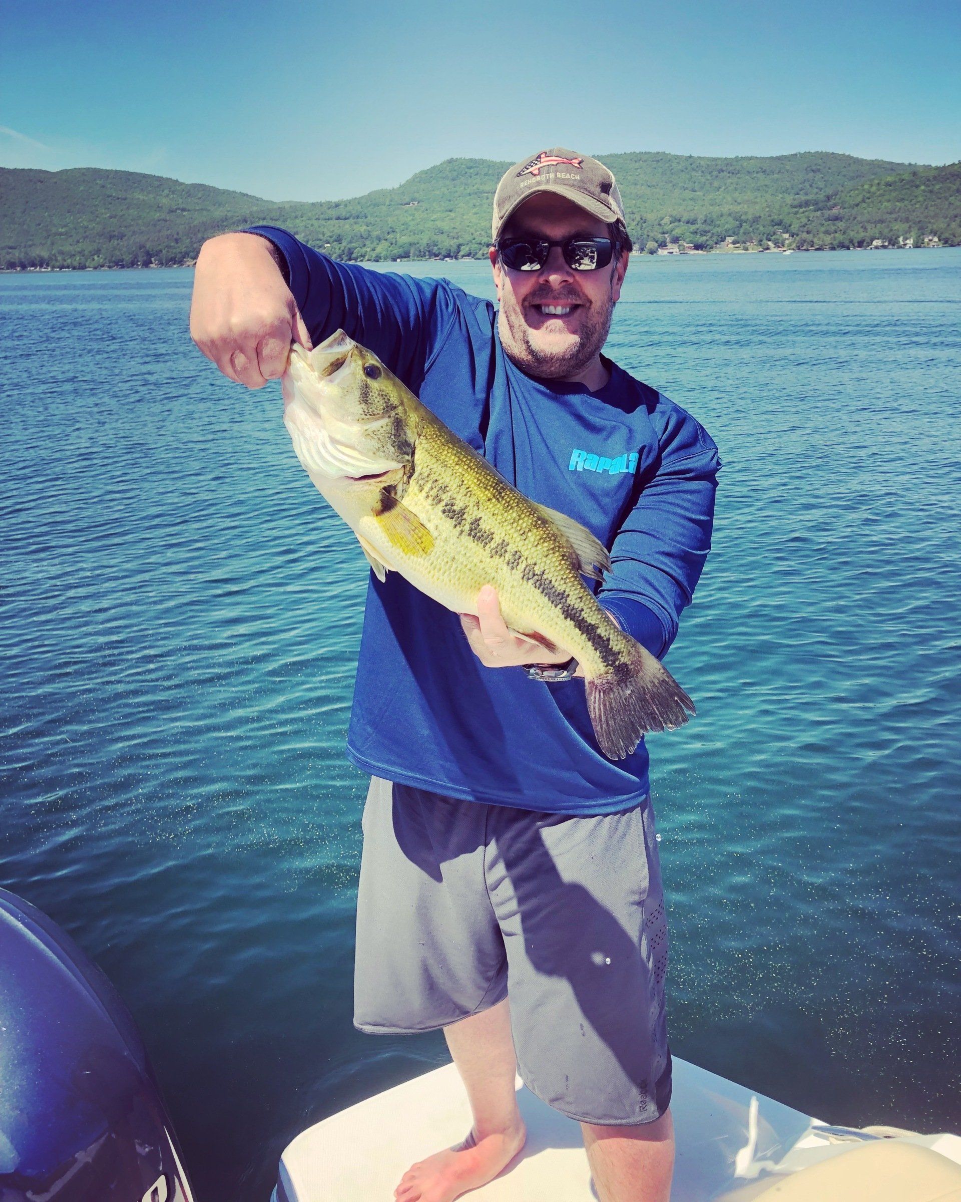 queen-boat-co-boating-lake-george-dock-fishing