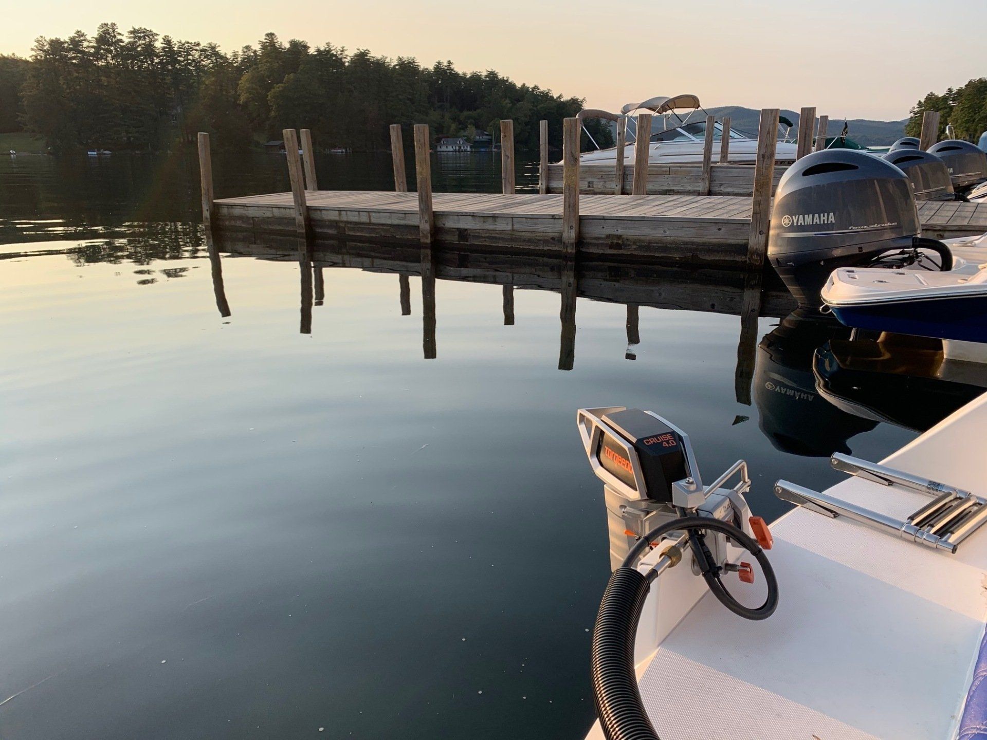 queen-boat-co-family-boating-lake-george