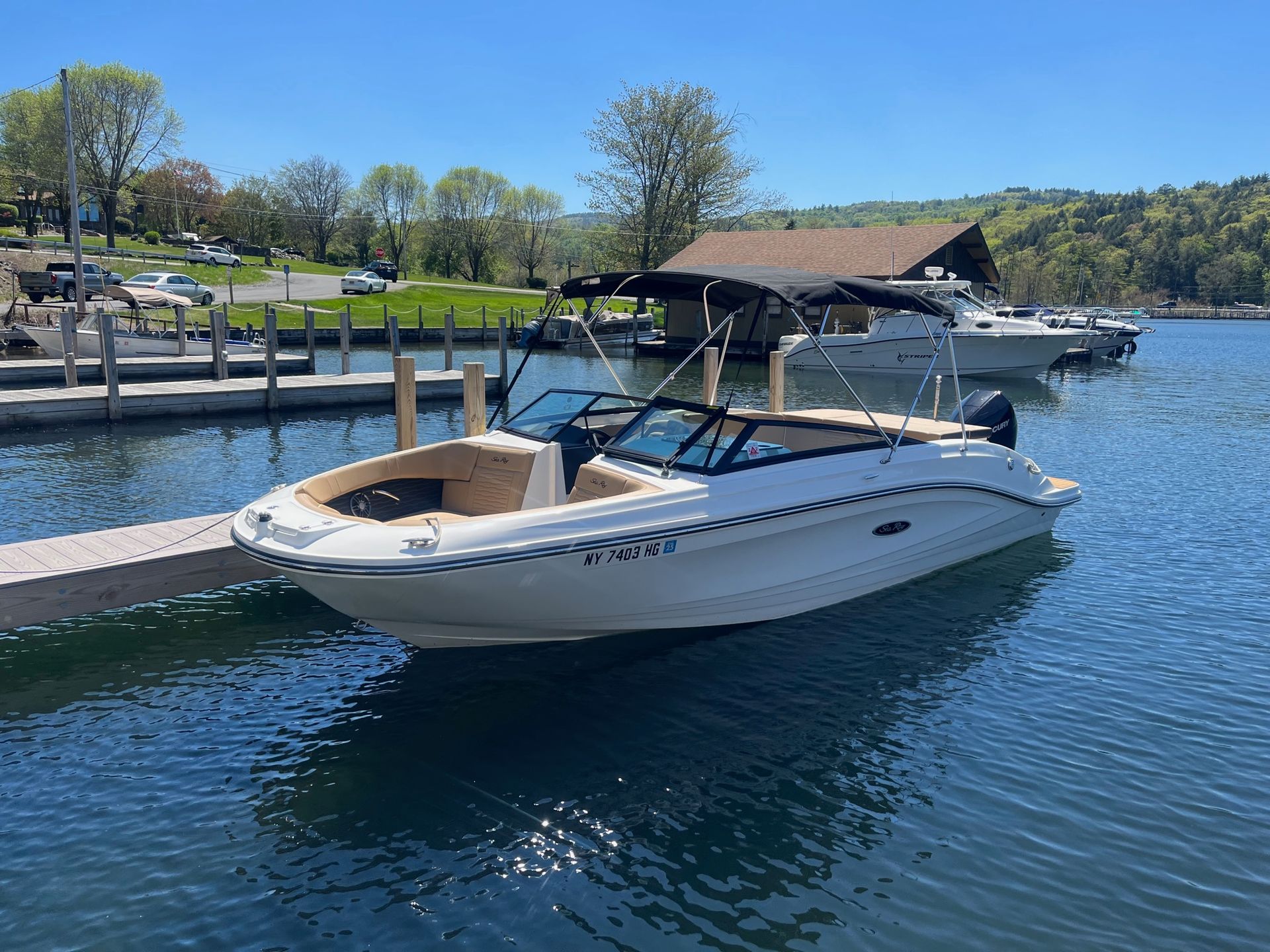 23' Sea Ray 210 with outboard