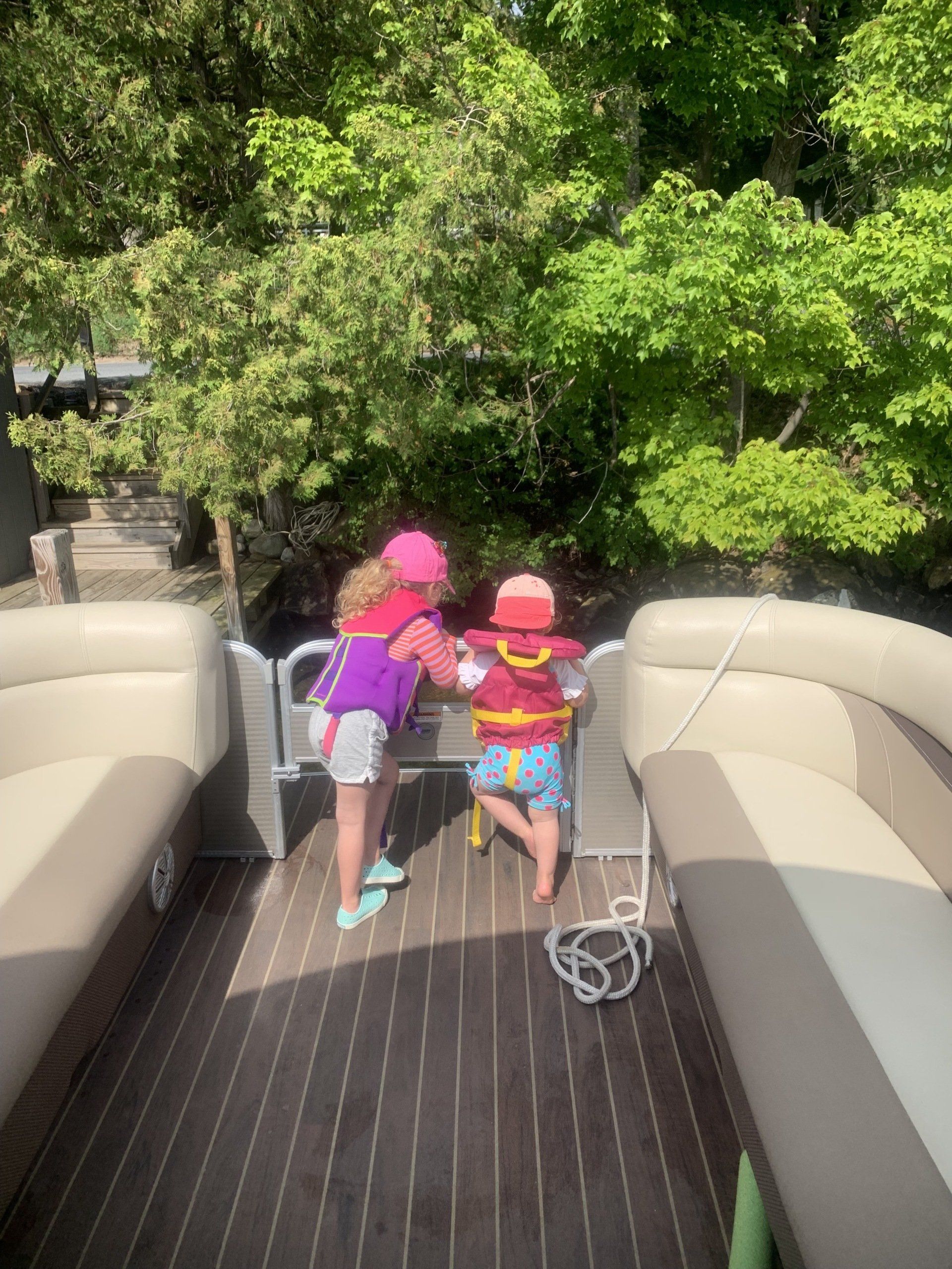 queen-boat-co-family-boating-lake-george-kids