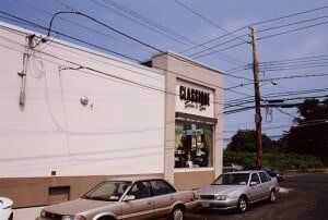 Store Front with Cars Parked - Commercial Plumbing in Staten Island, NY