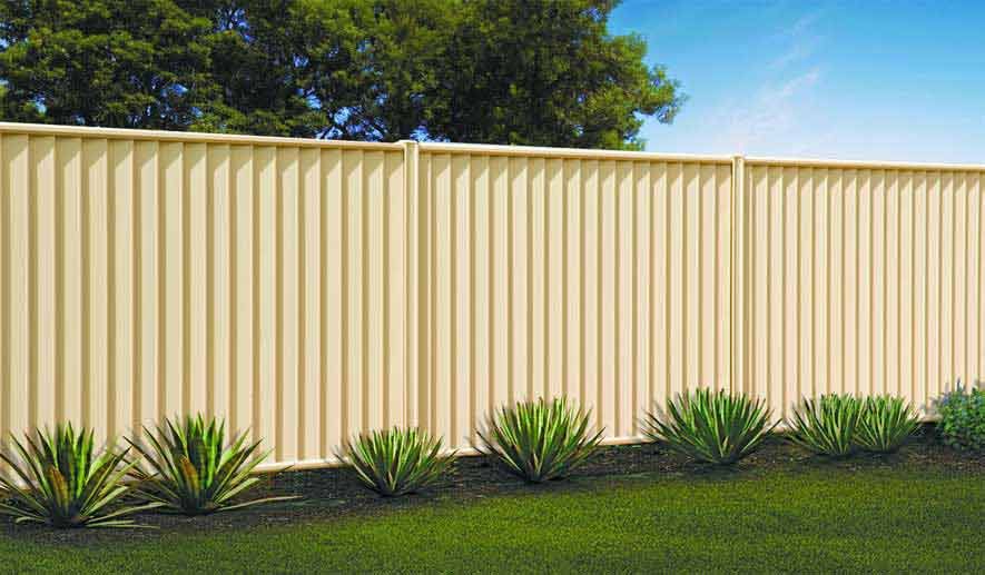 Steel-Sheeting Fences - Hardy Fencing NT