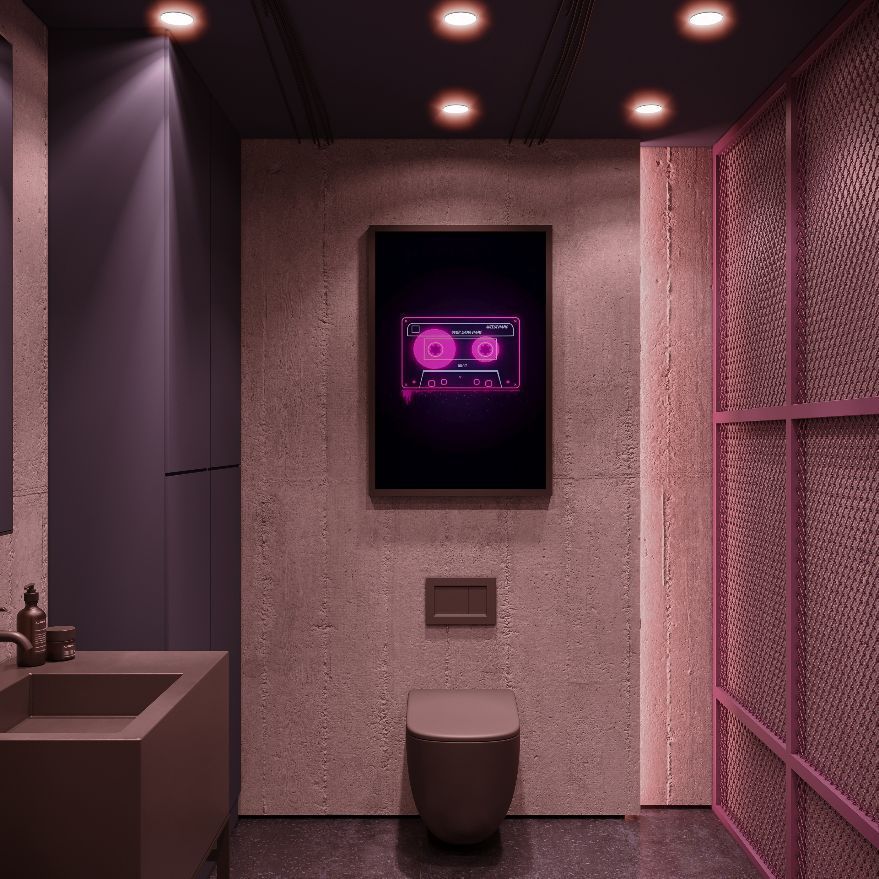 Ein Badezimmer mit einem Bild einer Kassette an der Wand