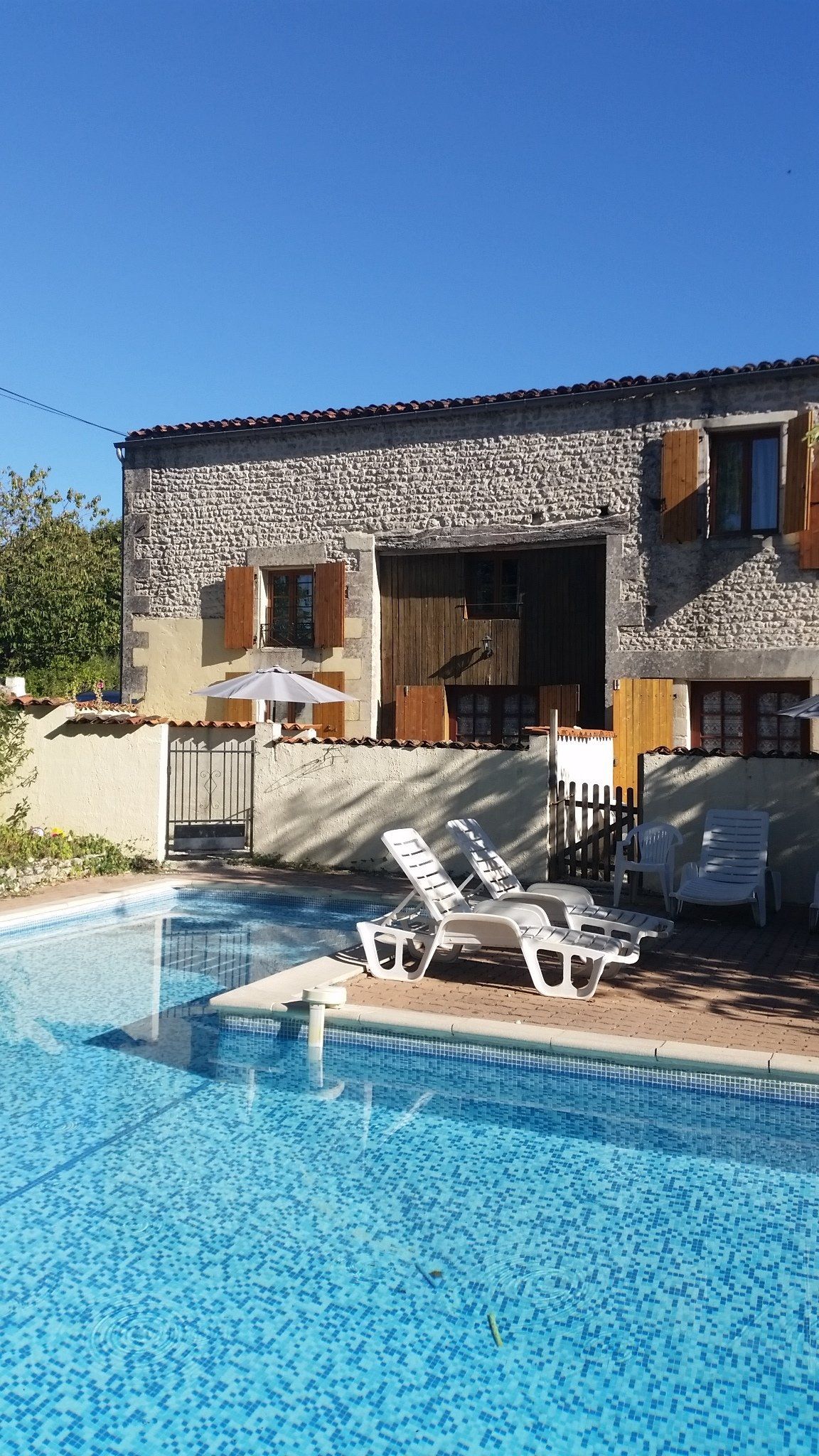 Cygne pool side holiday cottage Les Vallaies