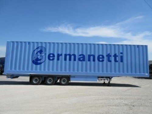 Semirimorchio furgonato