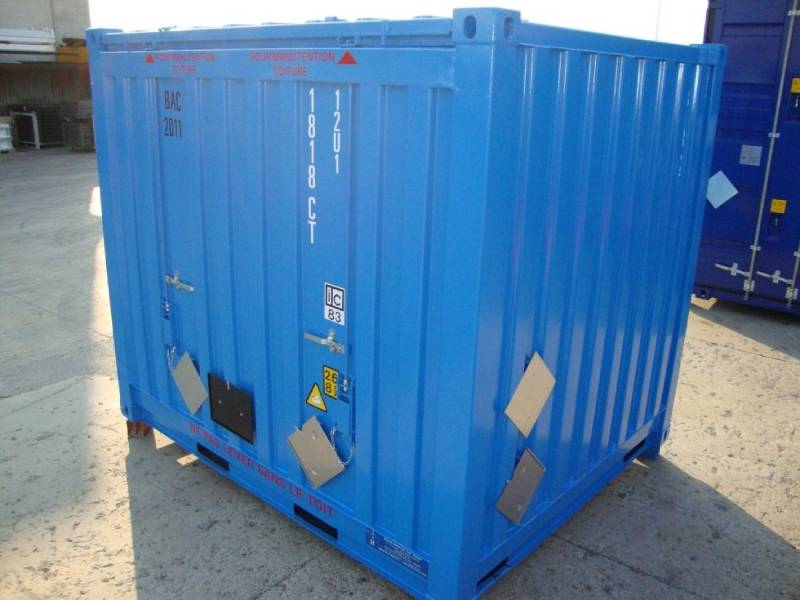 Square container