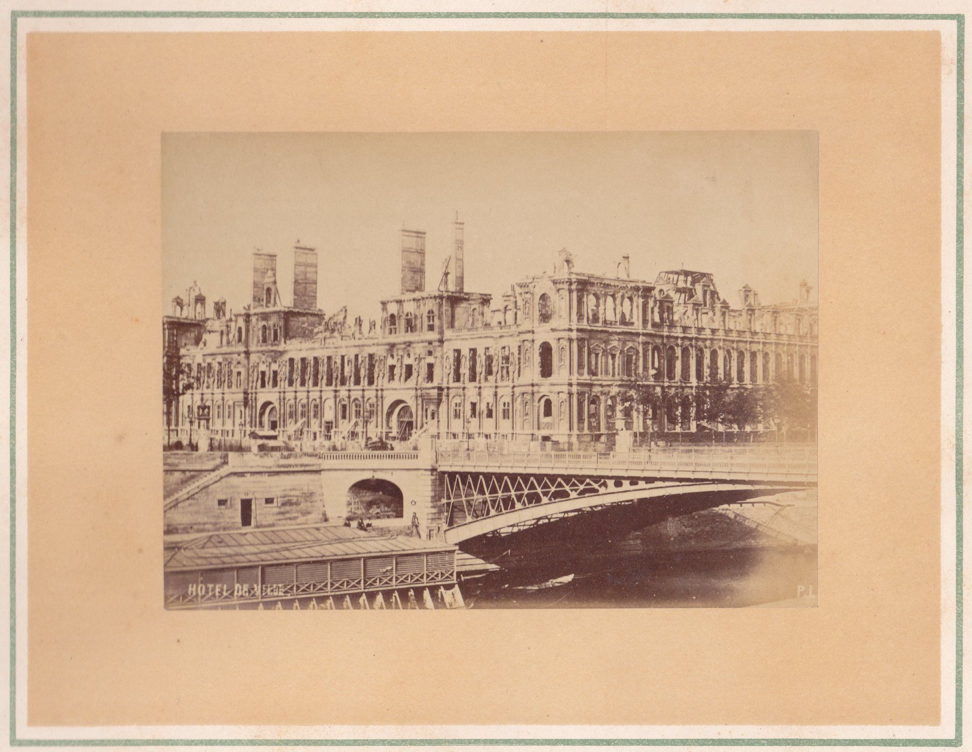 HÔTEL DE VILLE.    P. L.