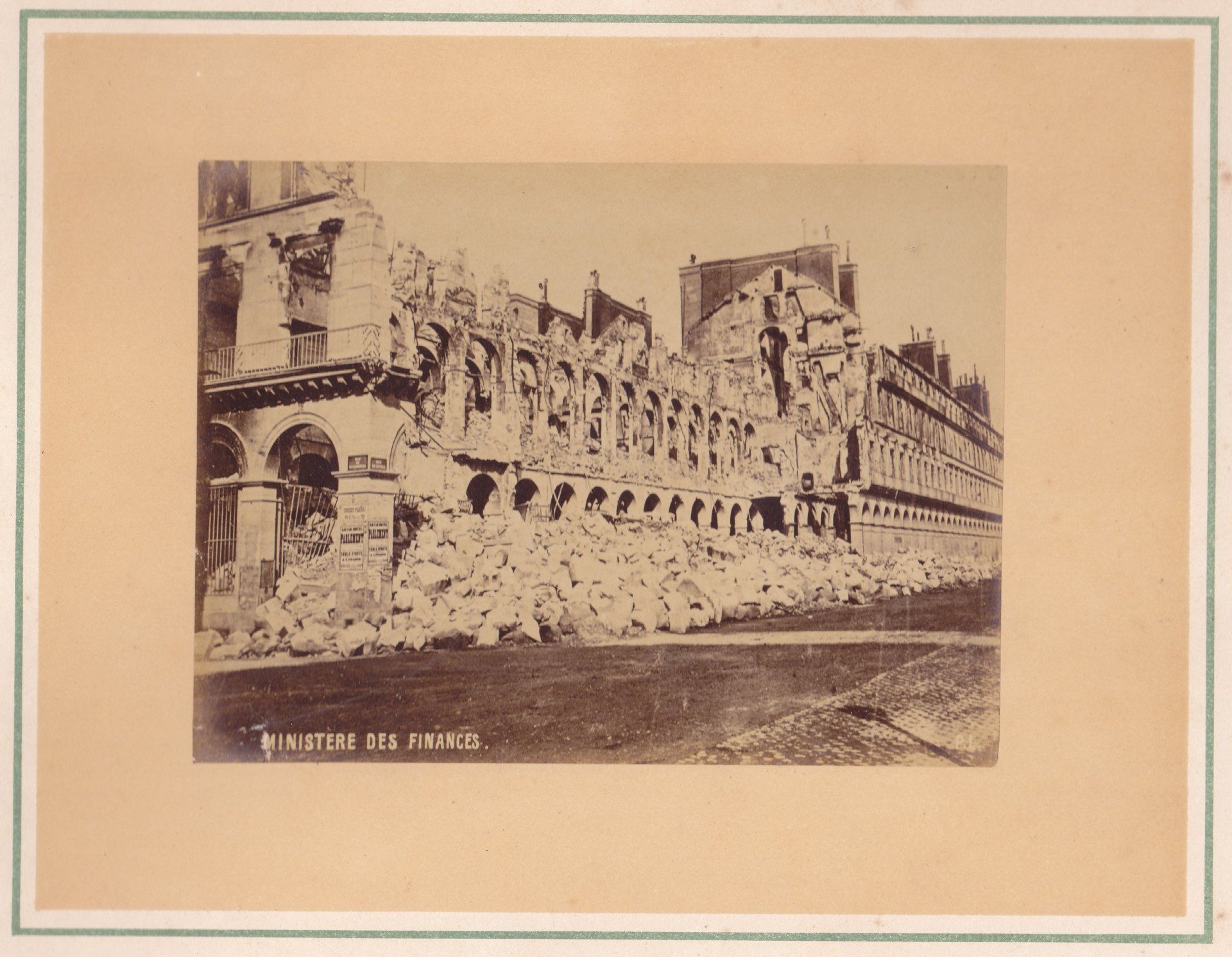 MINISTERE DES FINANCES.   P. L.