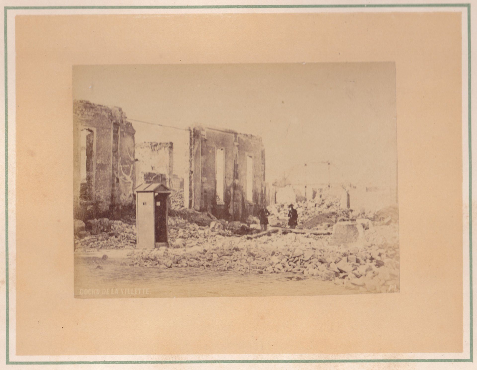 DOCKS DE LA VILLETTE.   P. L.