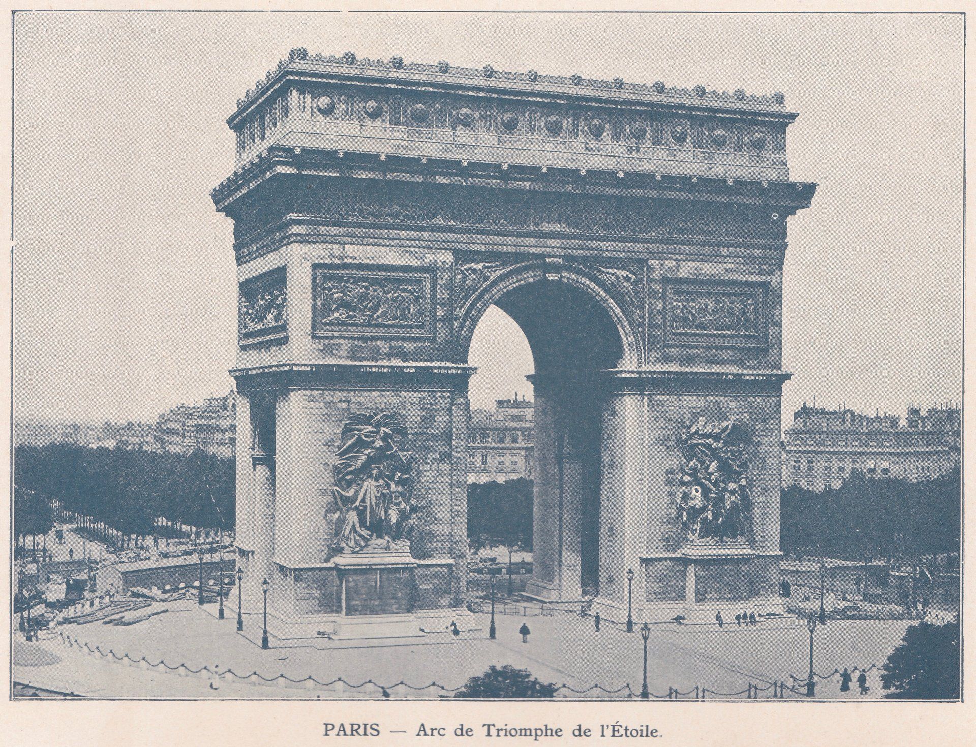 PARIS - Arc de Triomphe de l'Étoile.