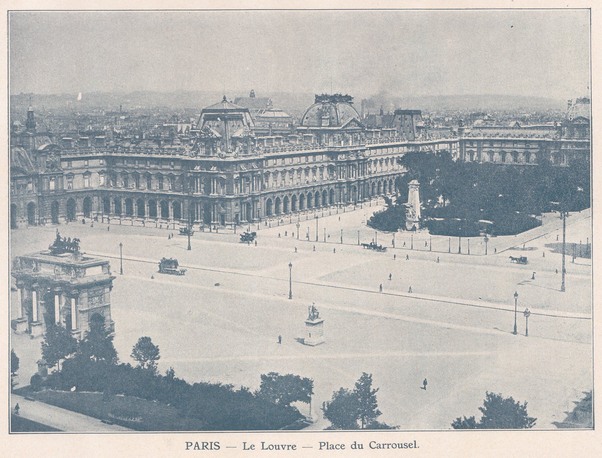 PARIS - Le Louvre - Place du Carrousel.