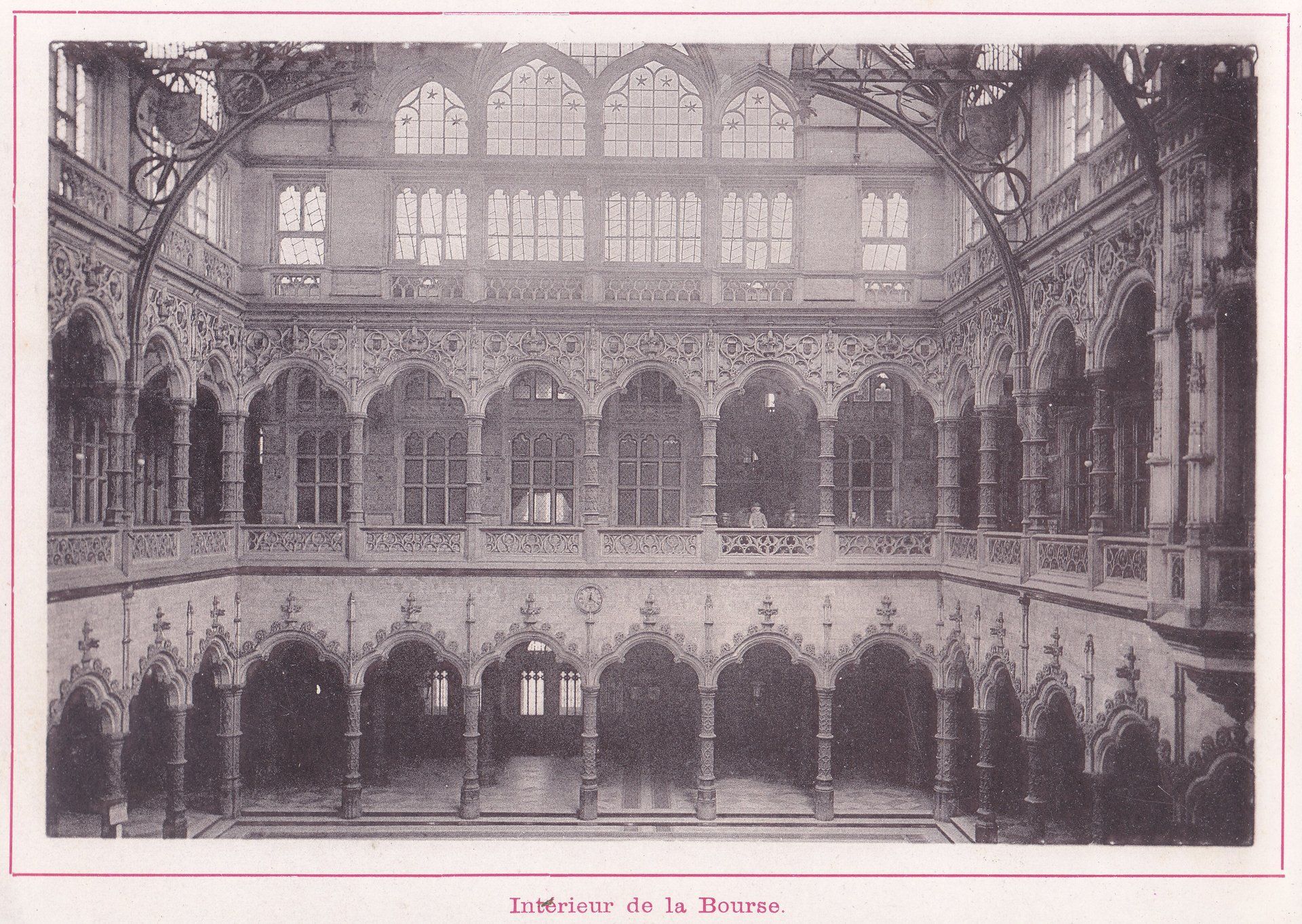 Intérieur de la Bourse.