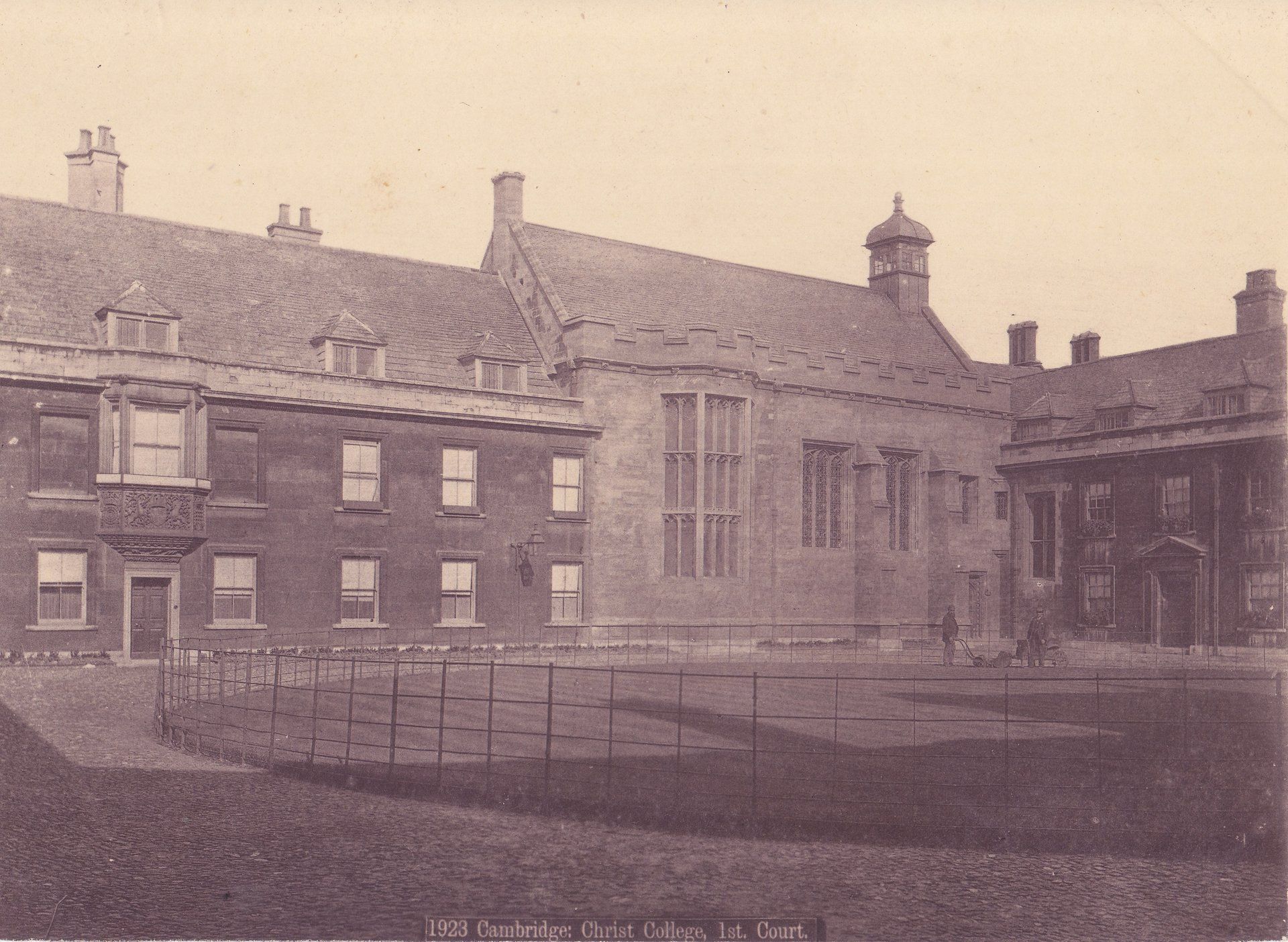 1923 Cambridge: Christ College, 1st. Court.