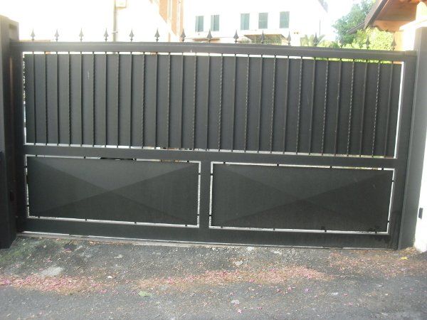 cancello per cortile