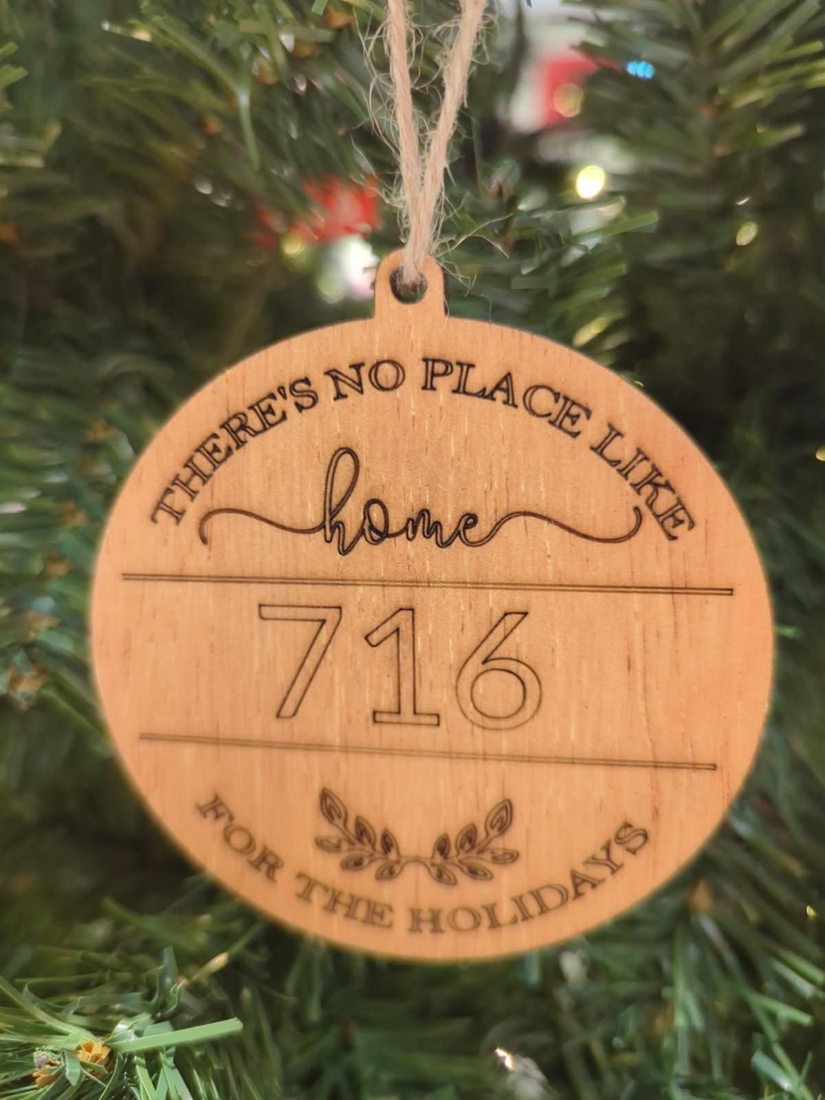 Wooden Christmas ornament with 